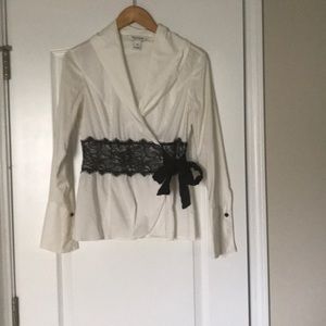 Blouse, white with black trim